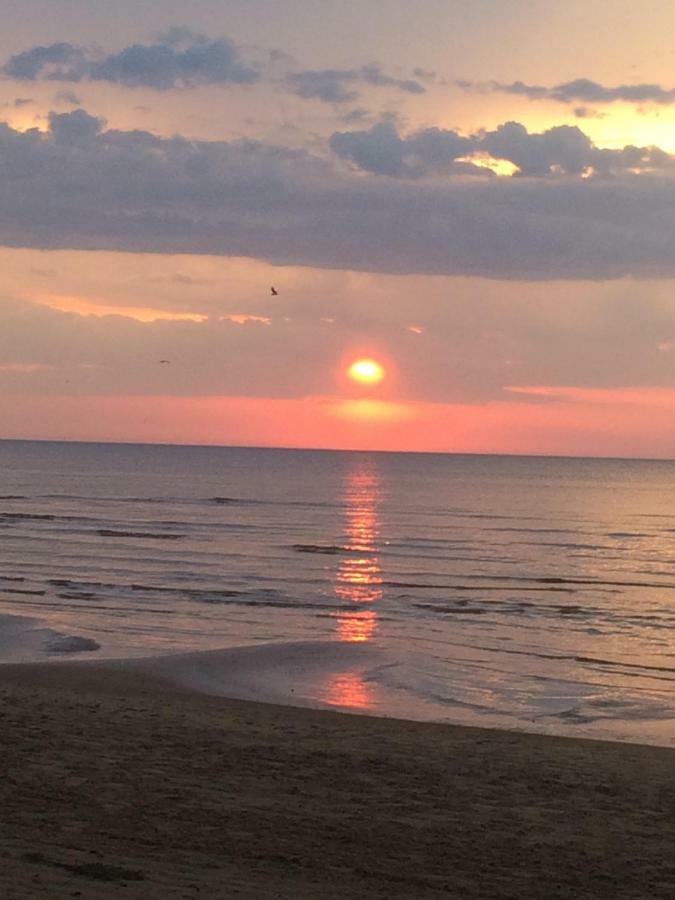 365 Apartment Jurmala Luaran gambar